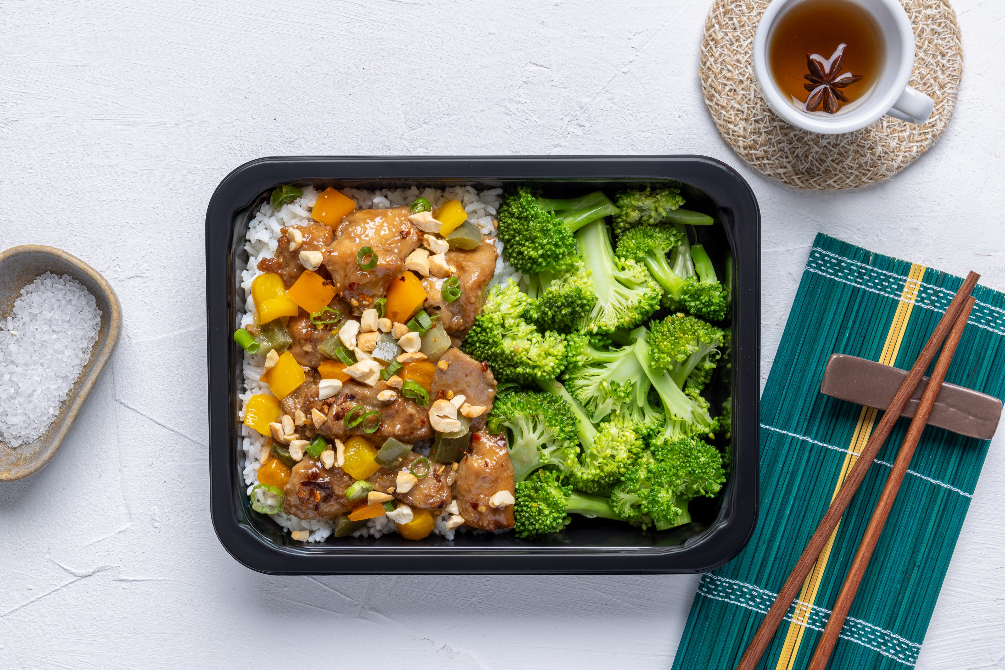 Prêt-à-manger : Poulet piquant aux noix de cajou